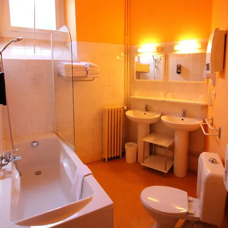 Fasthotel Pau-centre Adour 2* ポー
