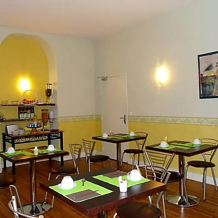 Fasthotel Pau-centre Adour מלון 2*