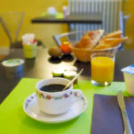 Fasthotel Pau-centre Adour מלון