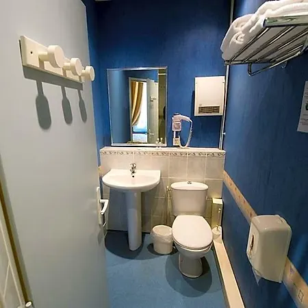 Fasthotel Pau-centre Adour 2* פאו