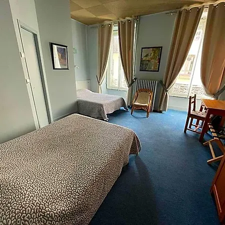 מלון Fasthotel Pau-centre Adour 2*