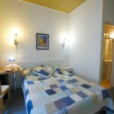 מלון Fasthotel Pau-centre Adour 2*