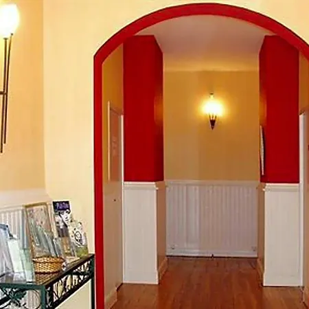 מלון Fasthotel Pau-centre Adour 2*