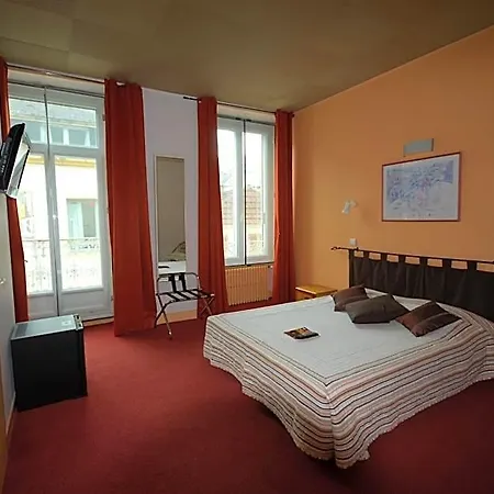 Fasthotel Pau-centre Adour פאו