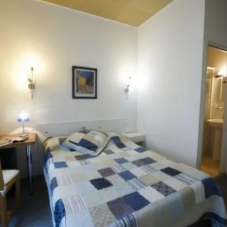 מלון Fasthotel Pau-centre Adour