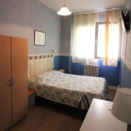 Szálloda Adour 2*