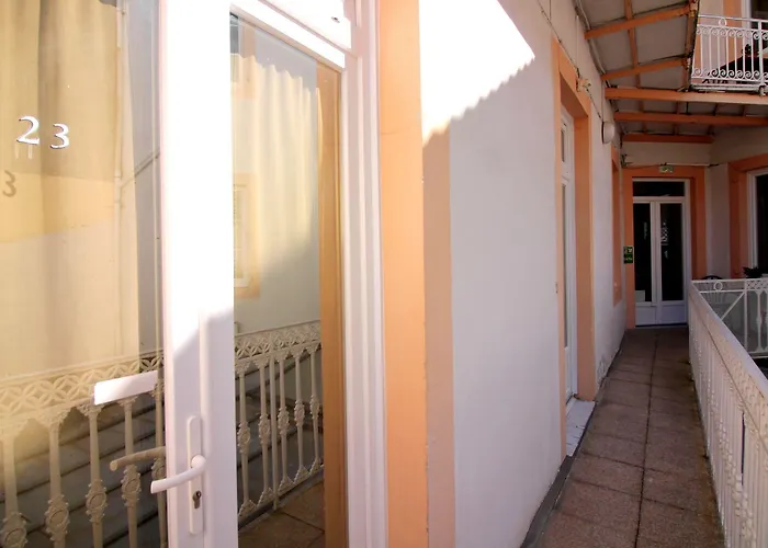 Hotel Fasthotel Pau-centre Adour 2*