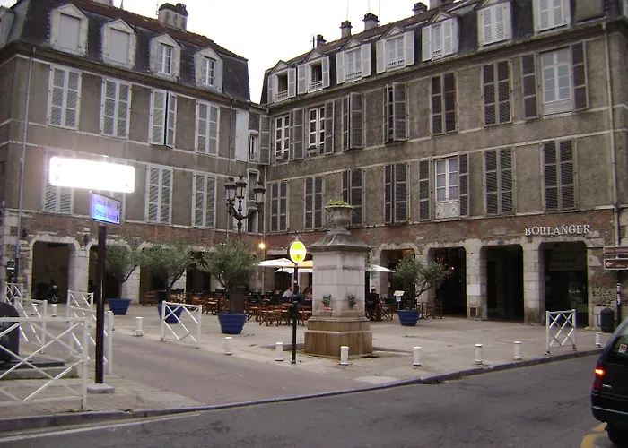 Adour Hotel 2*