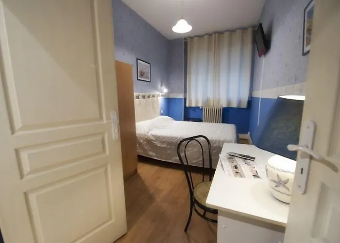 Fasthotel Pau-centre Adour Hotel 2*