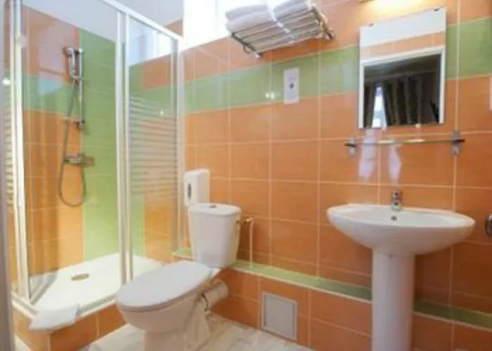 Adour Hotel 2*