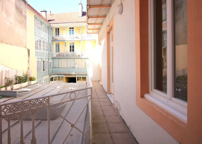 Adour Hotel 2*